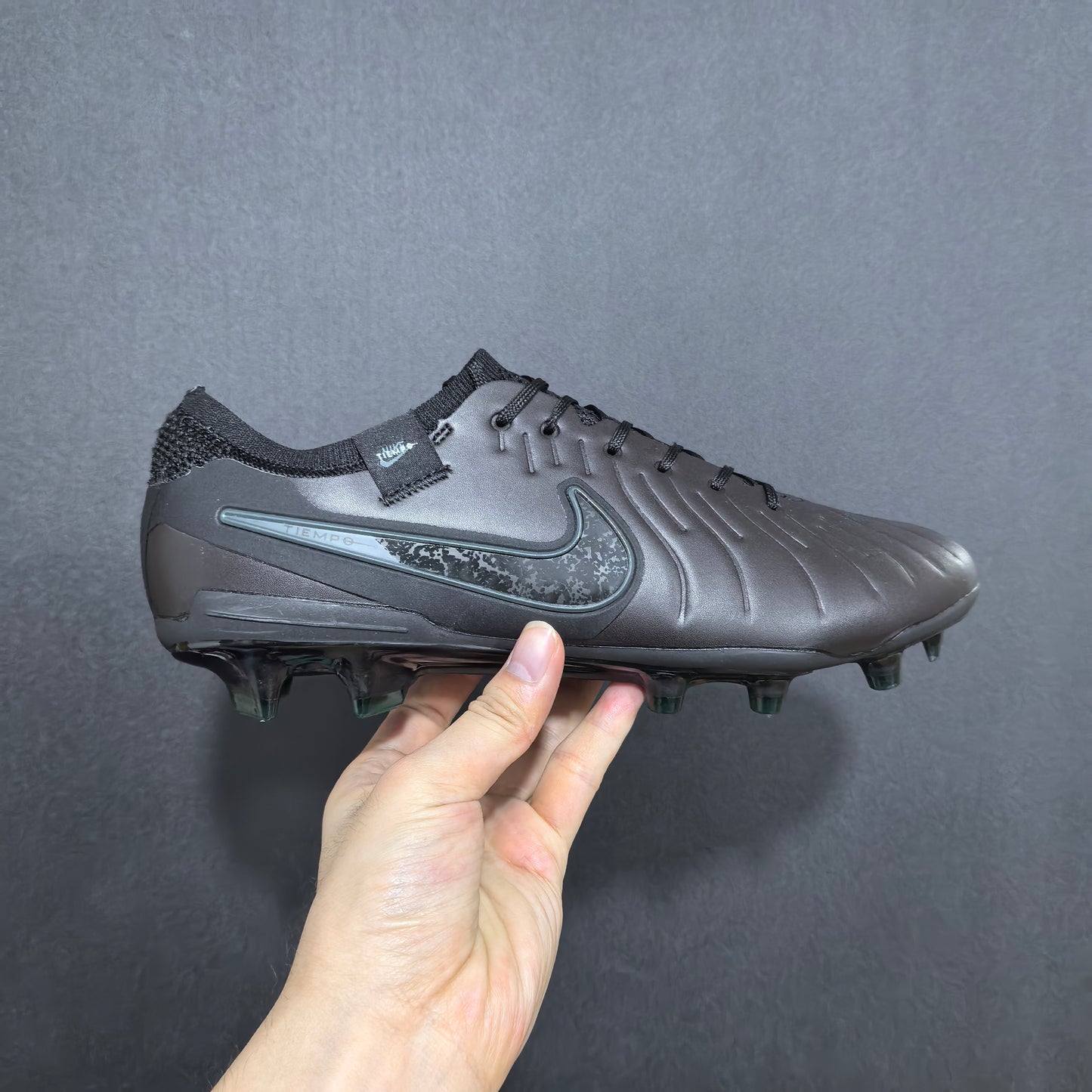 TIEMPO LEGEND FG PITCH BLACK