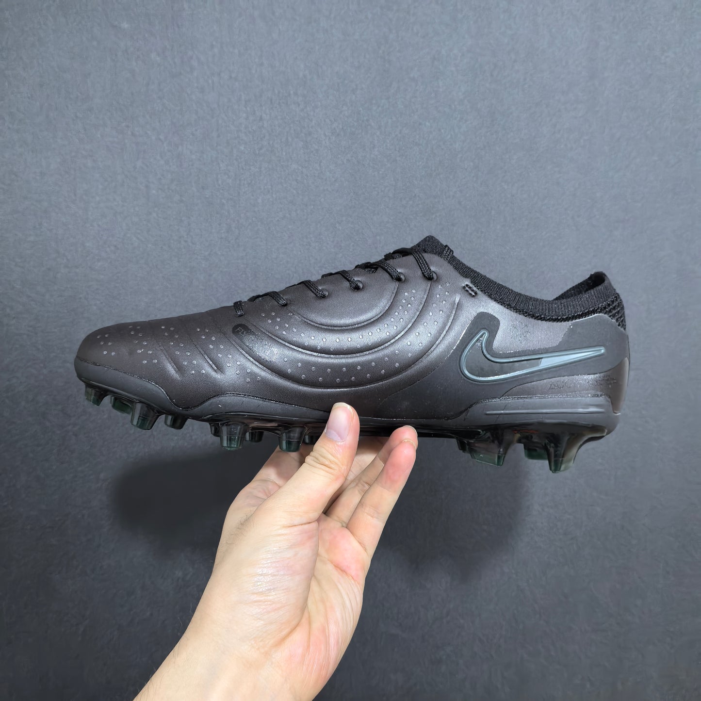 TIEMPO LEGEND FG PITCH BLACK